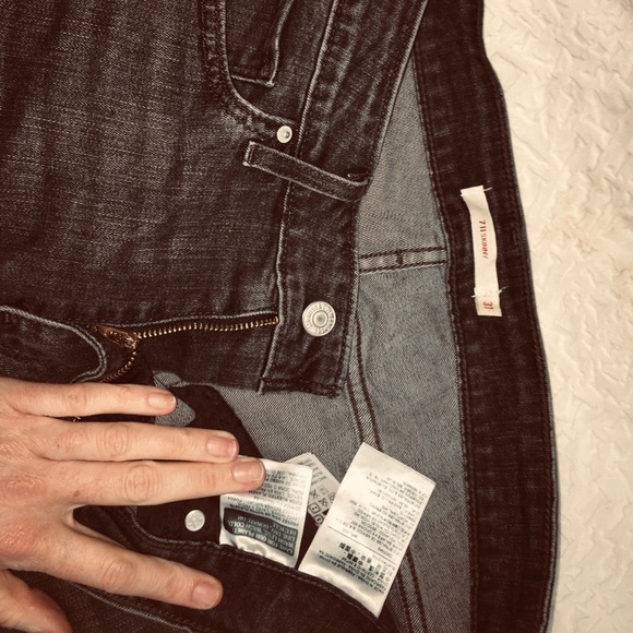 2 for 1 on ALL PANTS!! Levi’s Good condition - Picture 3 of 7